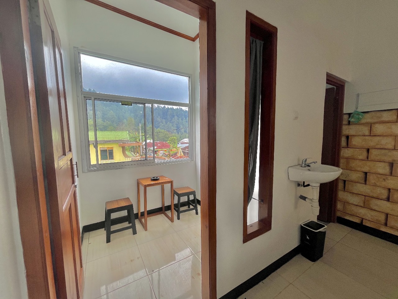 Room Image 4
