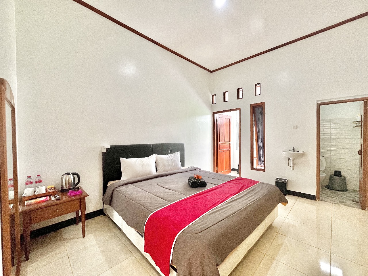 Room Image 3