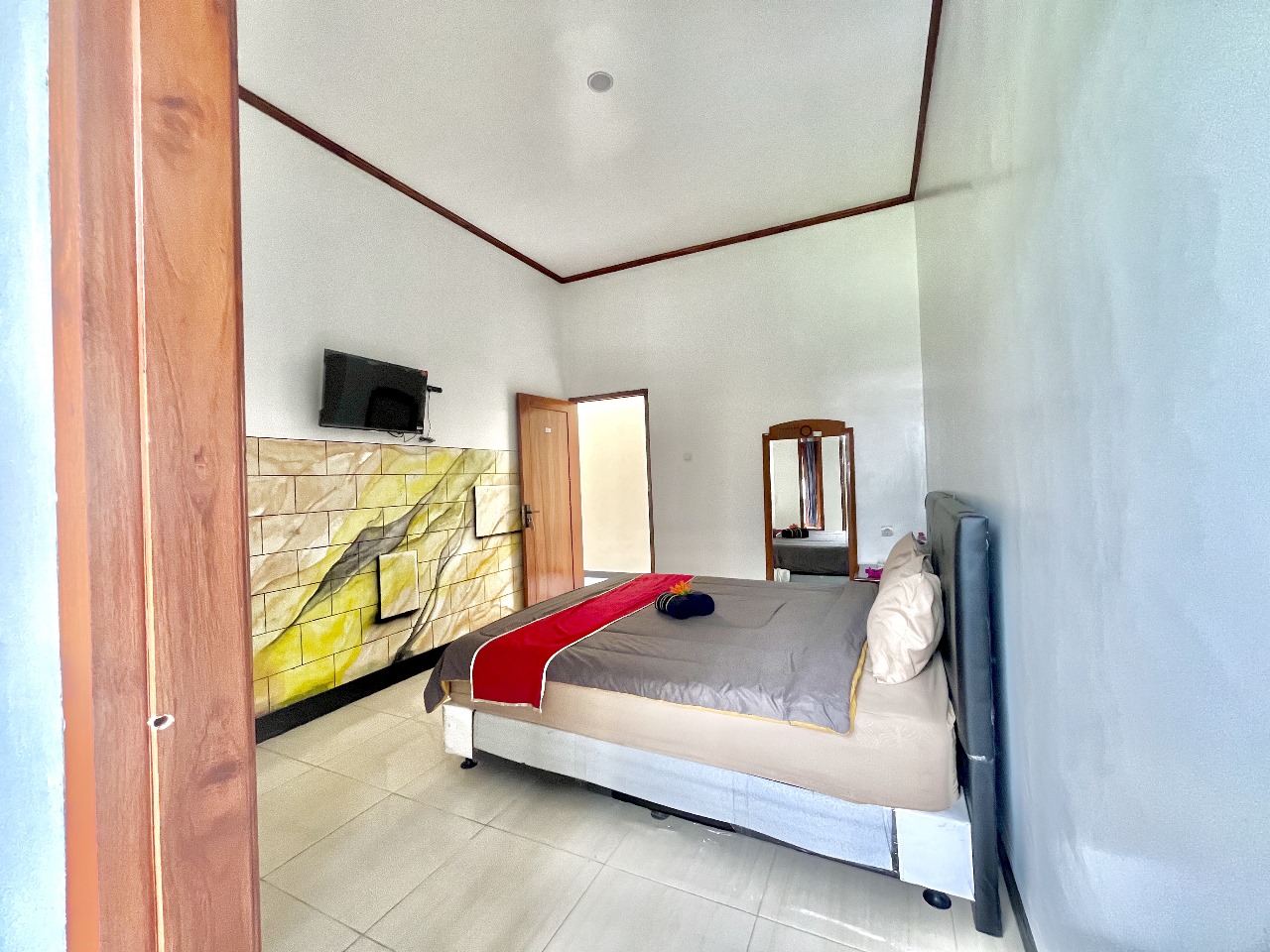 Room Image 7